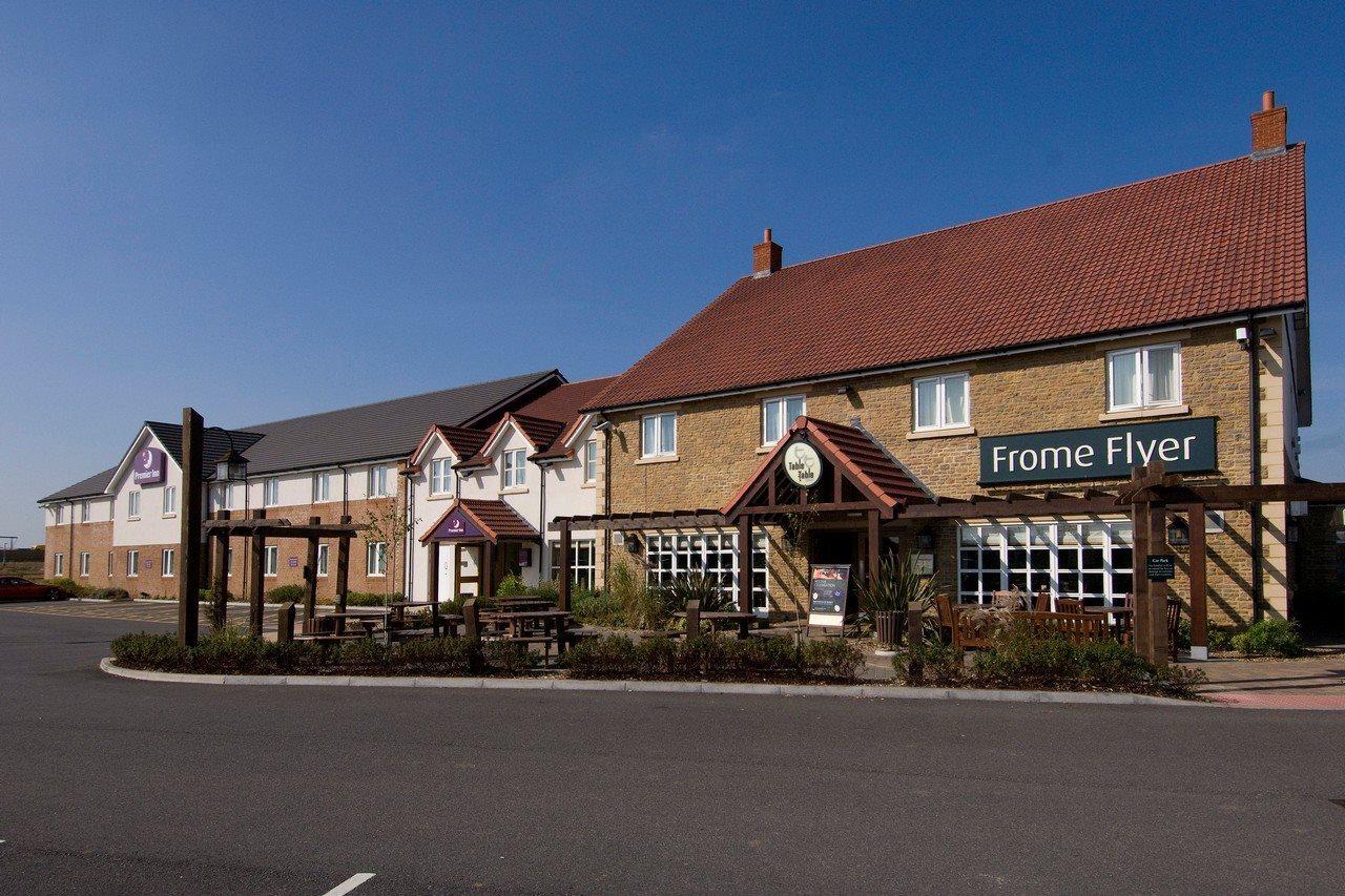 Premier Inn Frome Esterno foto