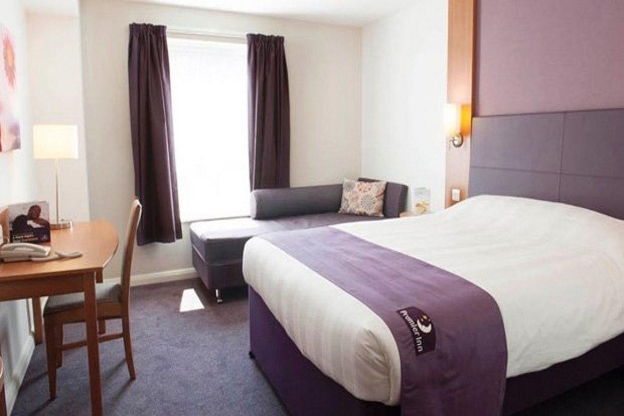 Premier Inn Frome Esterno foto
