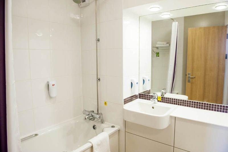 Premier Inn Frome Esterno foto