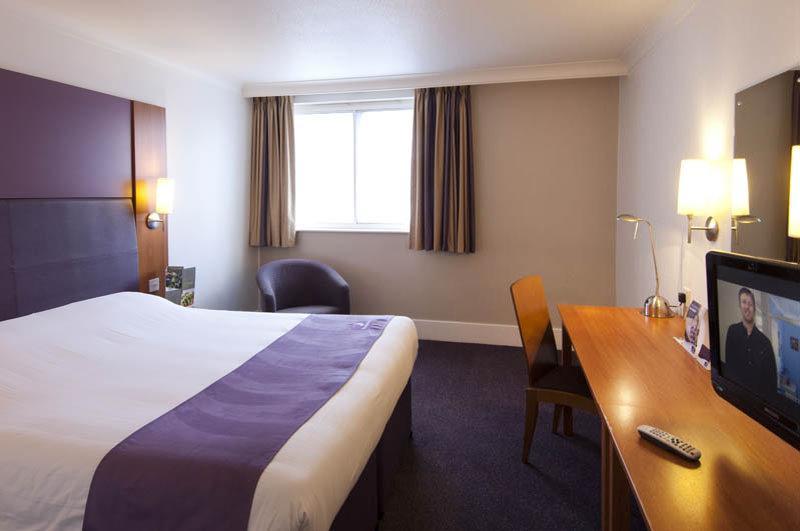 Premier Inn Frome Esterno foto